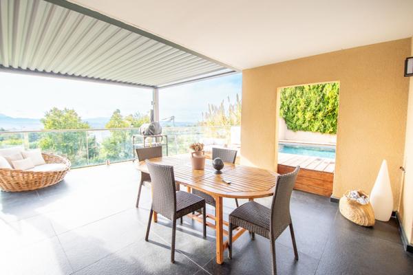 13013/ Appartement/Extérieur/Piscine privée