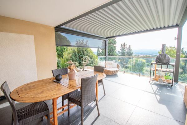 13013/ Appartement/Extérieur/Piscine privée