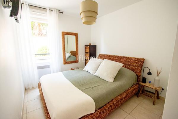 13013/ Appartement/Extérieur/Piscine privée