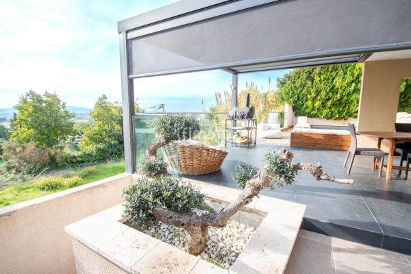 13013/ Appartement/Extérieur/Piscine privée