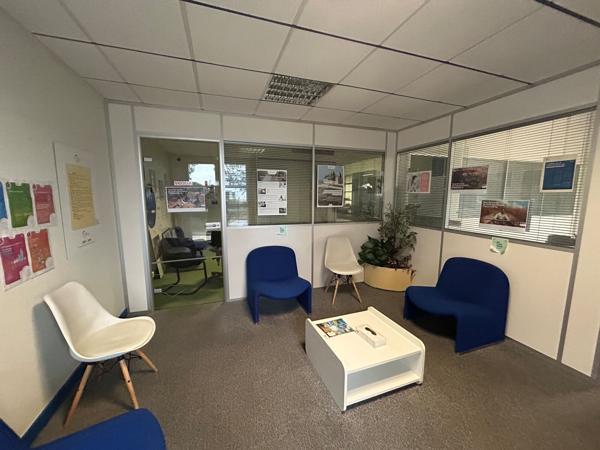 Bureau à vendre à Saint-Brevin 515 m2 sur terrain clos proche commerces