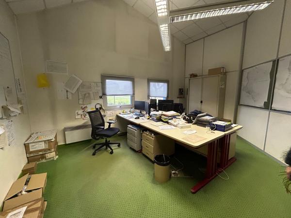 Bureau à vendre à Saint-Brevin 515 m2 sur terrain clos proche commerces