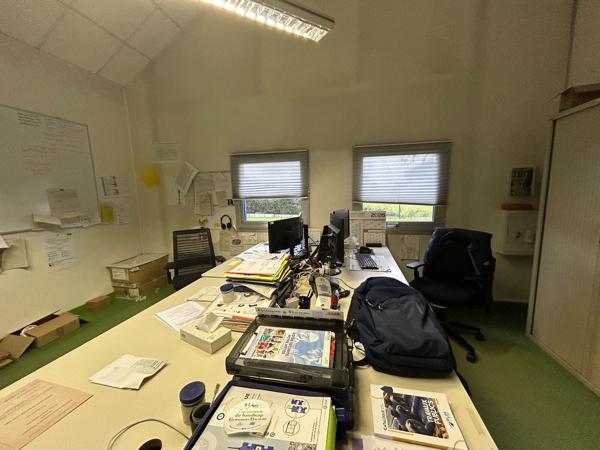Bureau à vendre à Saint-Brevin 515 m2 sur terrain clos proche commerces