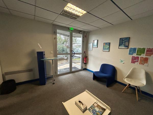 Bureau à vendre à Saint-Brevin 515 m2 sur terrain clos proche commerces