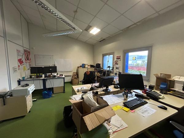 Bureau à vendre à Saint-Brevin 515 m2 sur terrain clos proche commerces