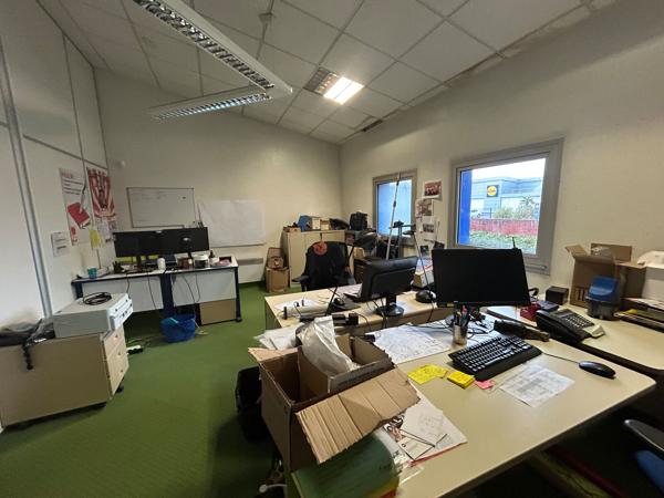 Bureau à vendre à Saint-Brevin 515 m2 sur terrain clos proche commerces