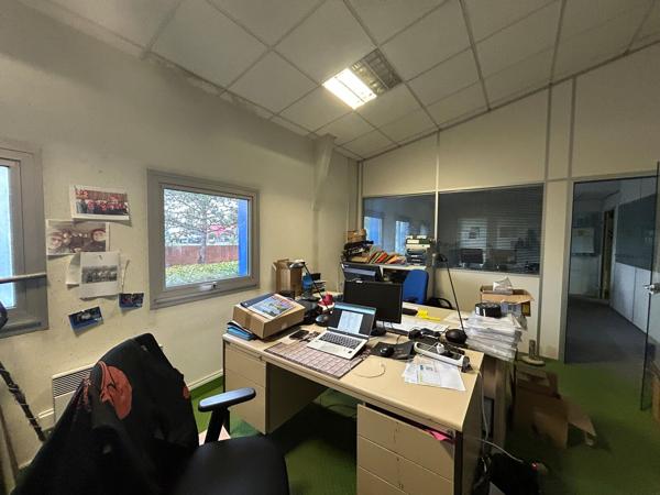 Bureau à vendre à Saint-Brevin 515 m2 sur terrain clos proche commerces