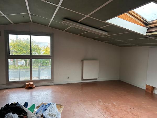 Bureau à vendre à Saint-Brevin 515 m2 sur terrain clos proche commerces
