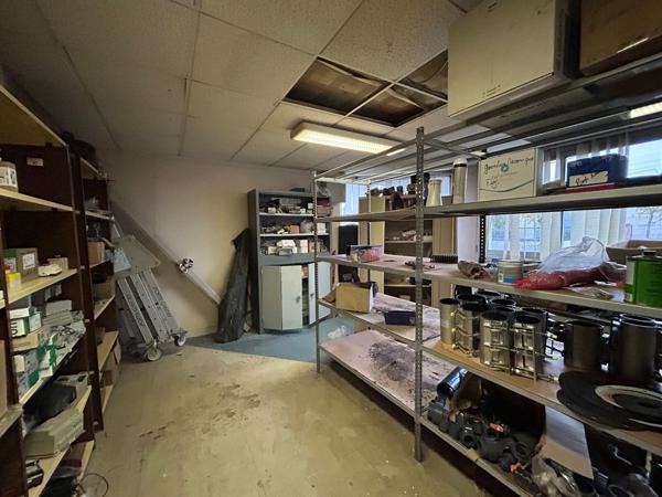 Bureau à vendre à Saint-Brevin 515 m2 sur terrain clos proche commerces