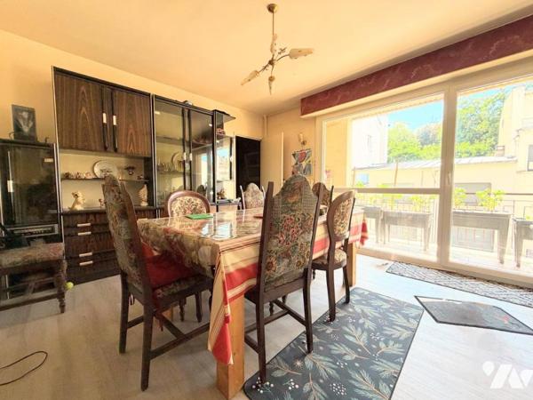 APPARTEMENT AVEC BALCON ET STATIONNEMENT CENTRE VILLE