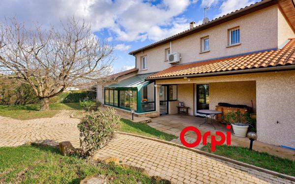 Maison à vendre    5 pièces • 200 m2 Charly