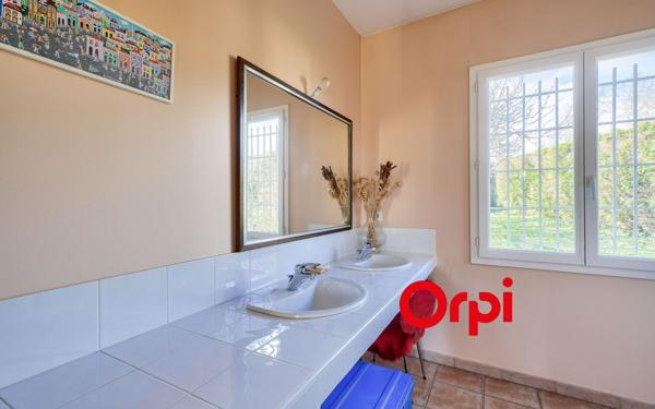 Maison à vendre    5 pièces • 200 m2 Charly