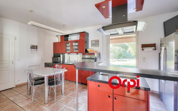 Maison à vendre    5 pièces • 200 m2 Charly