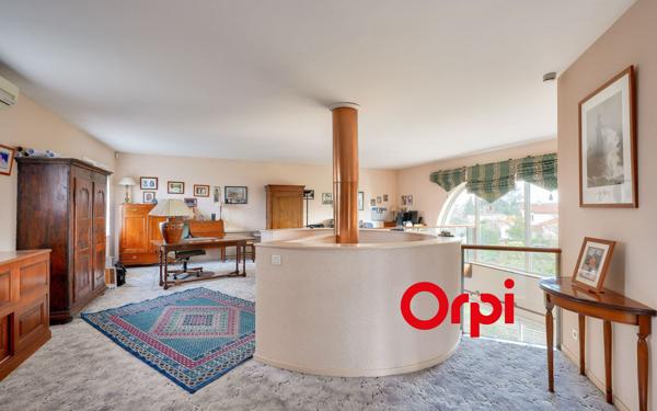 Maison à vendre    5 pièces • 200 m2 Charly