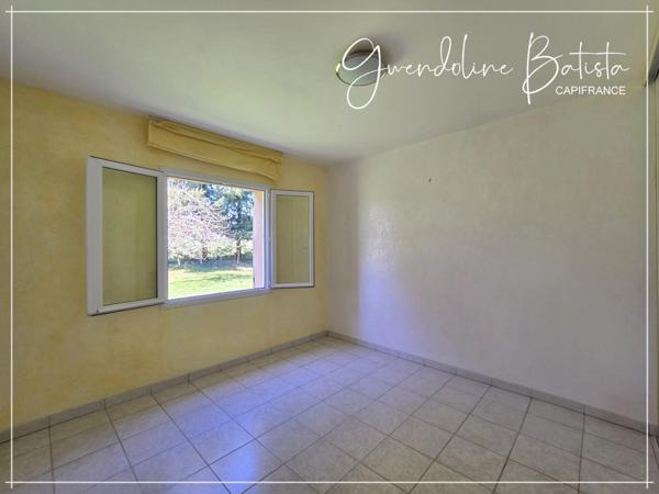 Maison individuelle 115m² avec sous-sol - Terrain clos 3781m² avec piscine au chlore 10x5