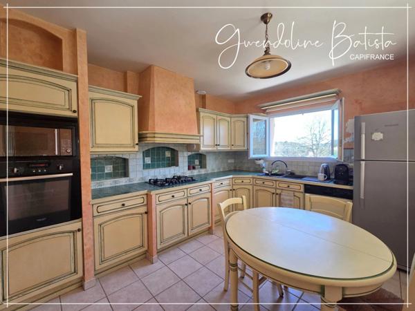 Maison individuelle 115m² avec sous-sol - Terrain clos 3781m² avec piscine au chlore 10x5