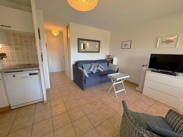 Vente                                                      Appartement
                        
                     2 pièces                      33 m2                     à La Londe-les-Maures