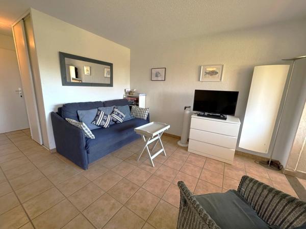 Vente                                                      Appartement
                        
                     2 pièces                      33 m2                     à La Londe-les-Maures