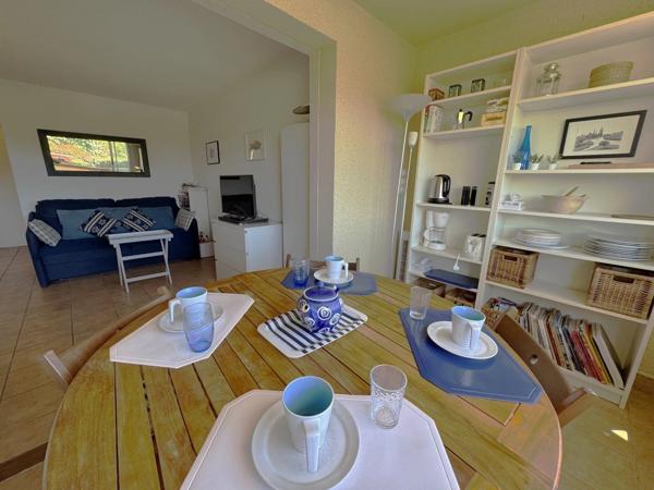 Vente                                                      Appartement
                        
                     2 pièces                      33 m2                     à La Londe-les-Maures