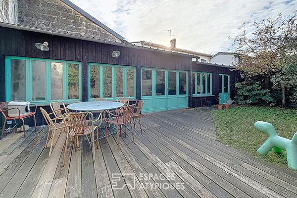 Propriété en pierre au charme multiple avec jardins, au coeur du Bouscat