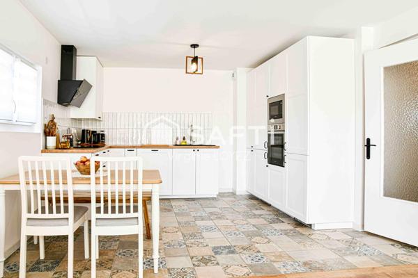 Maison rénovée avec élégance - 5 chambres - Emplacements idéal - LAGNIEU 01150