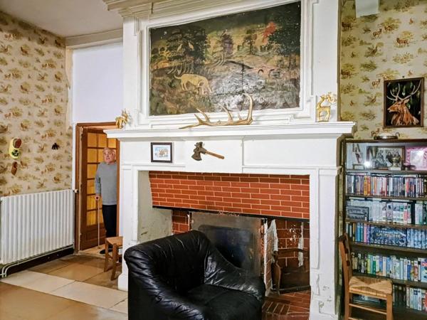 Ancienne ferme aménagée en habitation : 155 m2 habitables dans le voisinage du château rennaissance de TANLAY (89)