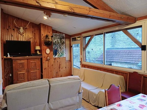 Ancienne ferme aménagée en habitation : 155 m2 habitables dans le voisinage du château rennaissance de TANLAY (89)