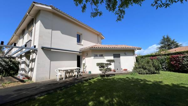 LA BREDE  proche commodités