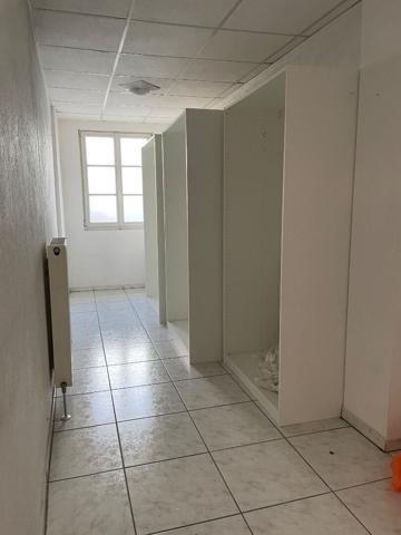 A saisir 85 m² Cellule commerciale Saint-Avold