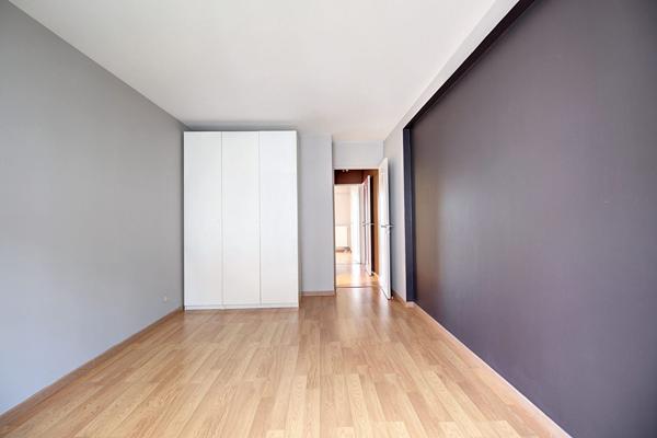 APPARTEMENT RUEIL-MALMAISON COEUR DE VILLE 4 PIECES 3 CHAMBRES AVEC BOX ET CAVE REFAIT A NEUF