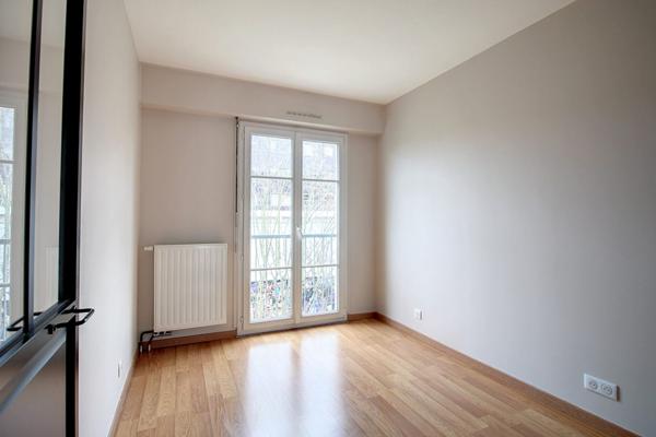 APPARTEMENT RUEIL-MALMAISON COEUR DE VILLE 4 PIECES 3 CHAMBRES AVEC BOX ET CAVE REFAIT A NEUF