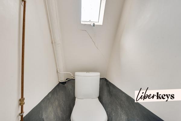 Petit espace, grand potentiel – Chambre de service 7,70 m² + option d’agrandissement – Paris 17e