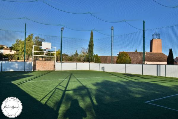 Roquebrune-sur-Argens (83520) Maison située dans domaine sécurisé avec un parc de loisirs résidentiel