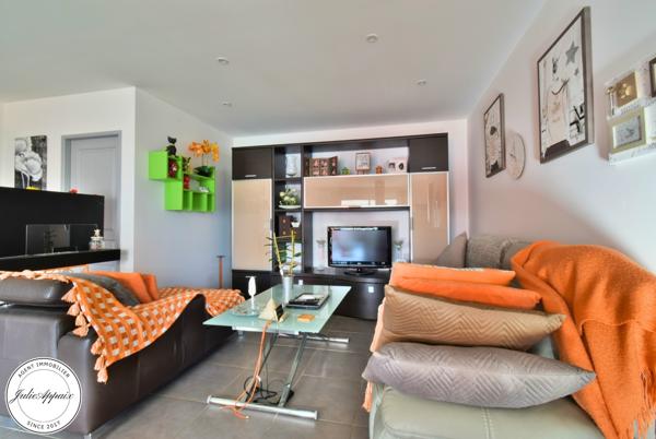 Roquebrune-sur-Argens (83520) Maison située dans domaine sécurisé avec un parc de loisirs résidentiel