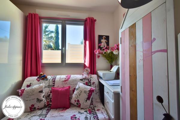 Roquebrune-sur-Argens (83520) Maison située dans domaine sécurisé avec un parc de loisirs résidentiel