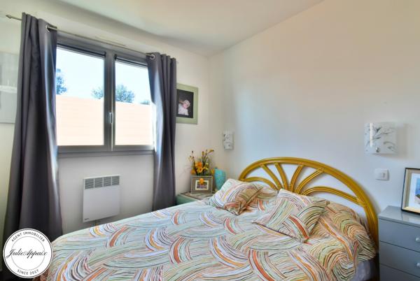 Roquebrune-sur-Argens (83520) Maison située dans domaine sécurisé avec un parc de loisirs résidentiel