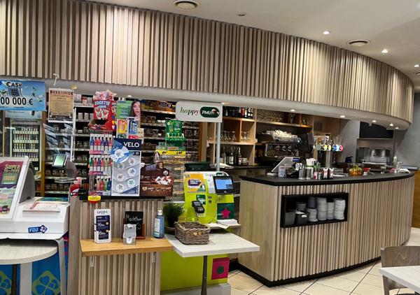 BAR TABAC BRASSERIE PMU FDJ à environ 200 m des plages