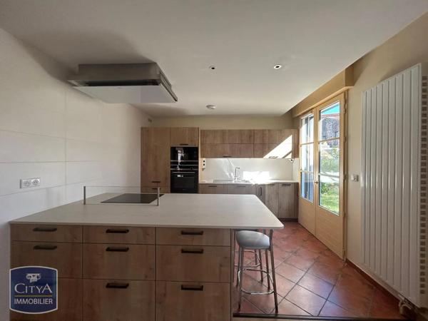 Appartement à louer 6 pièces 151.4m² Riom (63200)
