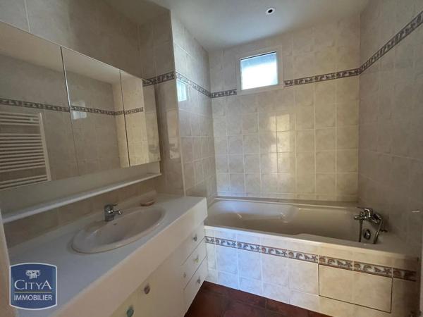 Appartement à louer 6 pièces 151.4m² Riom (63200)