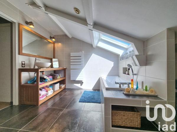 Maison traditionnelle 8 pièces de 200 m² à Bouxières-aux-Dames (54136)