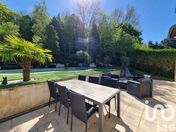 Maison traditionnelle 8 pièces de 200 m² à Bouxières-aux-Dames (54136)