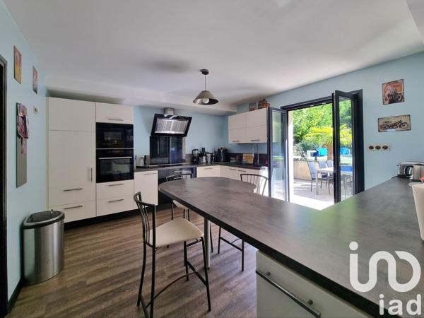 Maison traditionnelle 8 pièces de 200 m² à Bouxières-aux-Dames (54136)