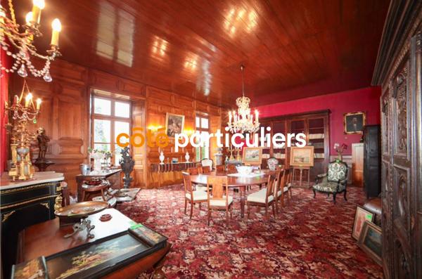 Vente
                Demeure720 m² - 10 Pièces -
                    Marcenat (15190)