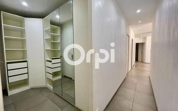 Maison à vendre    4 pièces •  Froges