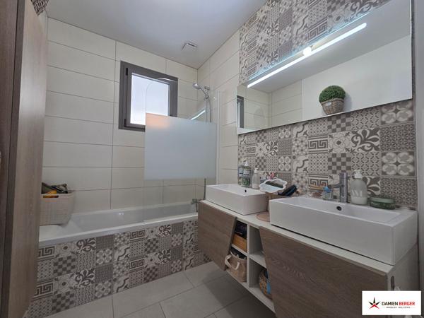 L'houmeau, propriété de plain-pied avec piscine. L houmeau
