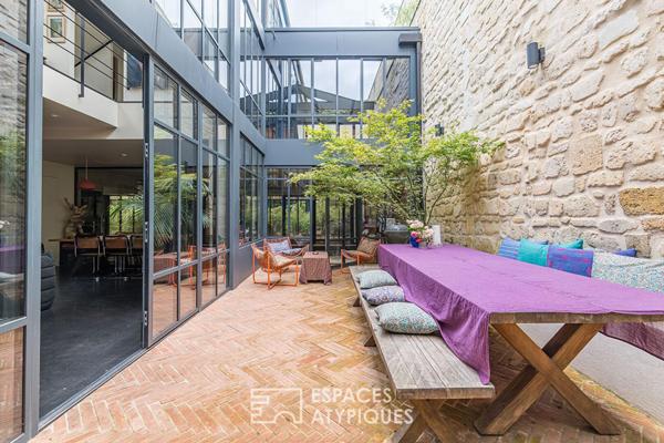 Un loft d’artiste spectaculaire et hors normes aux Chartrons