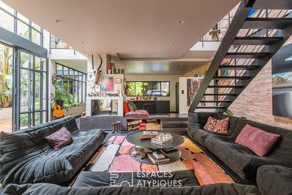 Un loft d’artiste spectaculaire et hors normes aux Chartrons