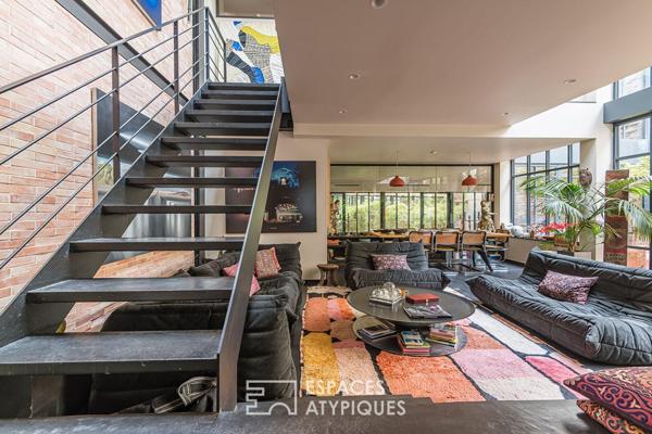 Un loft d’artiste spectaculaire et hors normes aux Chartrons