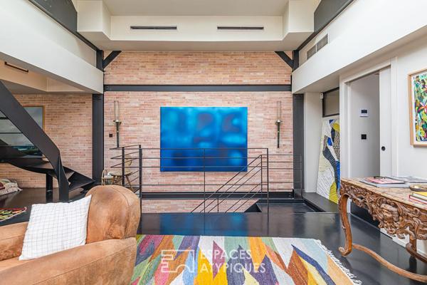 Un loft d’artiste spectaculaire et hors normes aux Chartrons