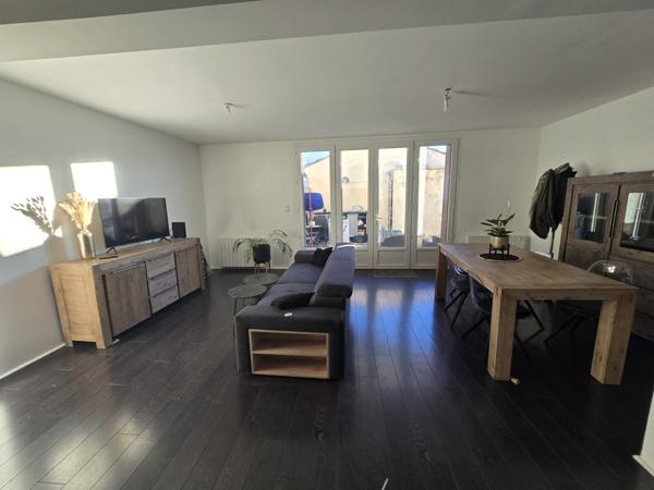 Camaret-sur-Aigues (84850) À vendre : Charmant duplex au cœur de Camaret-sur-Aigues